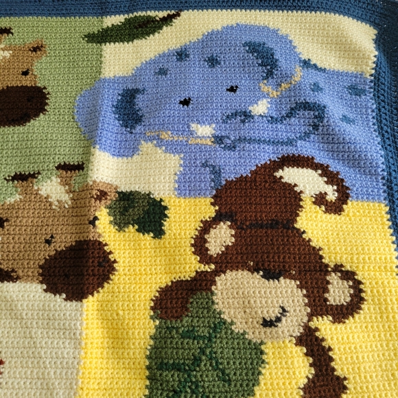 BEAUTIFUL HANDMADE KNIT APHGAN BLANKET ANIMAL THEME SIZE 37.5" X 35" - Picture 4 of 11